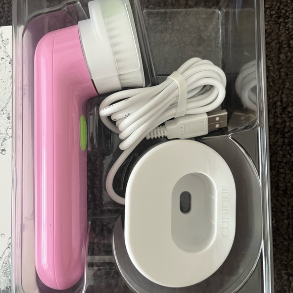 NEW Clinique Sonic System purifying cleansing brush - Picture 3 of 3